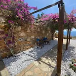 Serensea Bliss, Naousa, * Kythnos