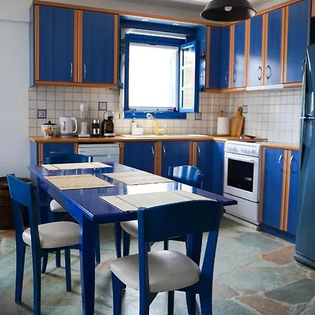 Serensea Bliss, Naousa, * Κύθνος